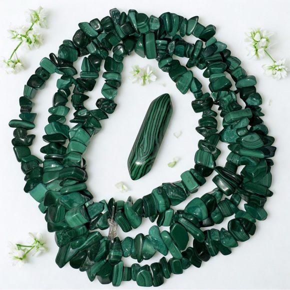 Hand Crafted Jewelry - Malachite Chip Bead Strand w/ Double Point | Jewelry Making & Crafts